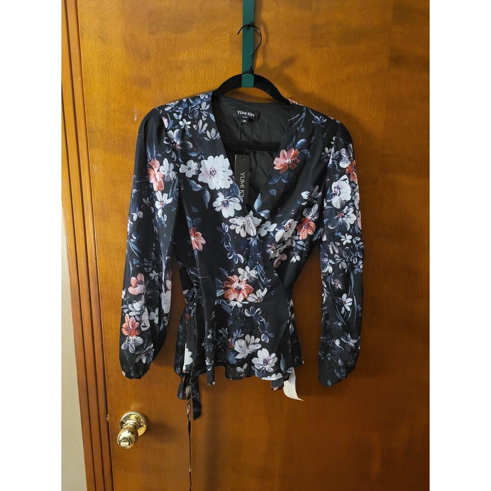 Yumi Kim Wrap Blouse Size XS Floral Black Pink Gray Peplum Long Sleeve
